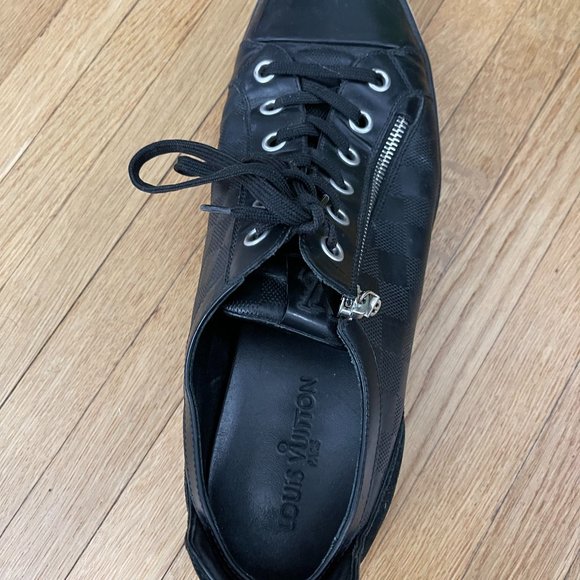 Men’s Louis Vuitton Sneakers - Picture 1 of 6